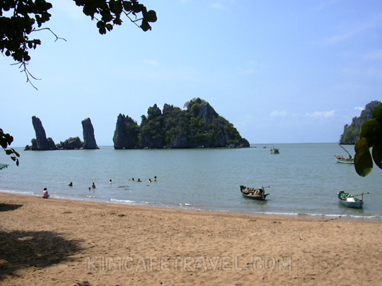 http://www.kimcafetravel.com/images/gallery/Hatien_beach.jpg